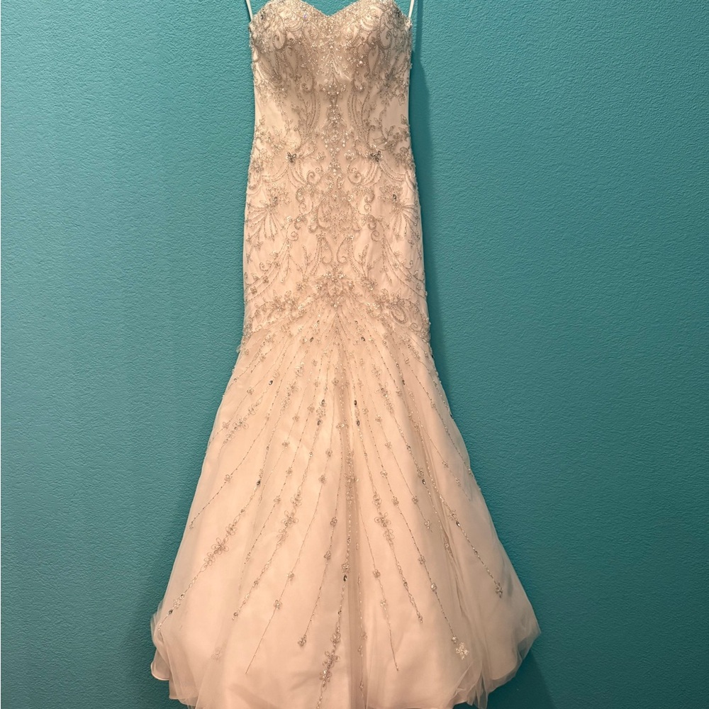 Elegant White Strapless Wedding Gown